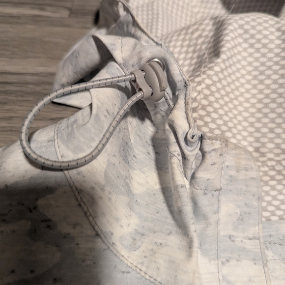 Women's Free Country Gray And White Camouflage Long Sleeve Rain jacket Size M - Picture 3 of 6